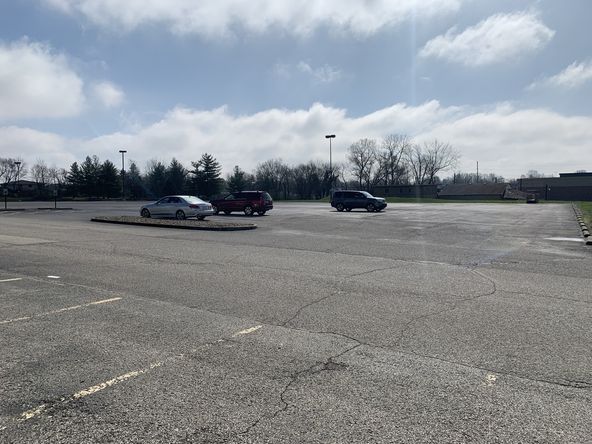 Blackiston Mill Rd Shopping Center: 1418 & 1420 Blackiston Mill Rd, Clarksville, IN 47129